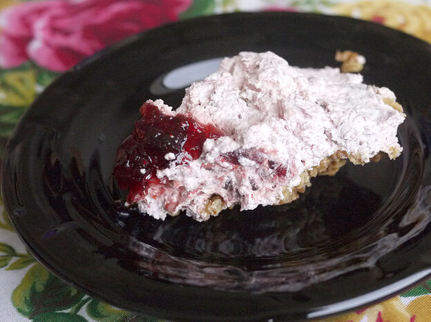Granola Cranberry Walnut Pie