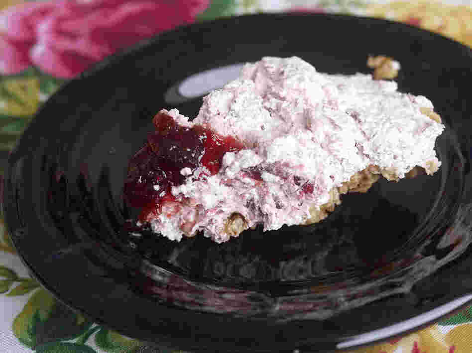 Granola Cranberry Walnut Pie