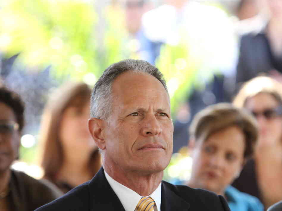 Miami-Dade Mayor Carlos Alvarez at a ground breaking ceremony, Feb. 8, 2011.