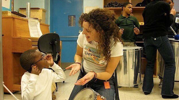 Abreu Fellow alumna Rebecca Levi now works in a nucleo in Boston, bringing free music education to kids.