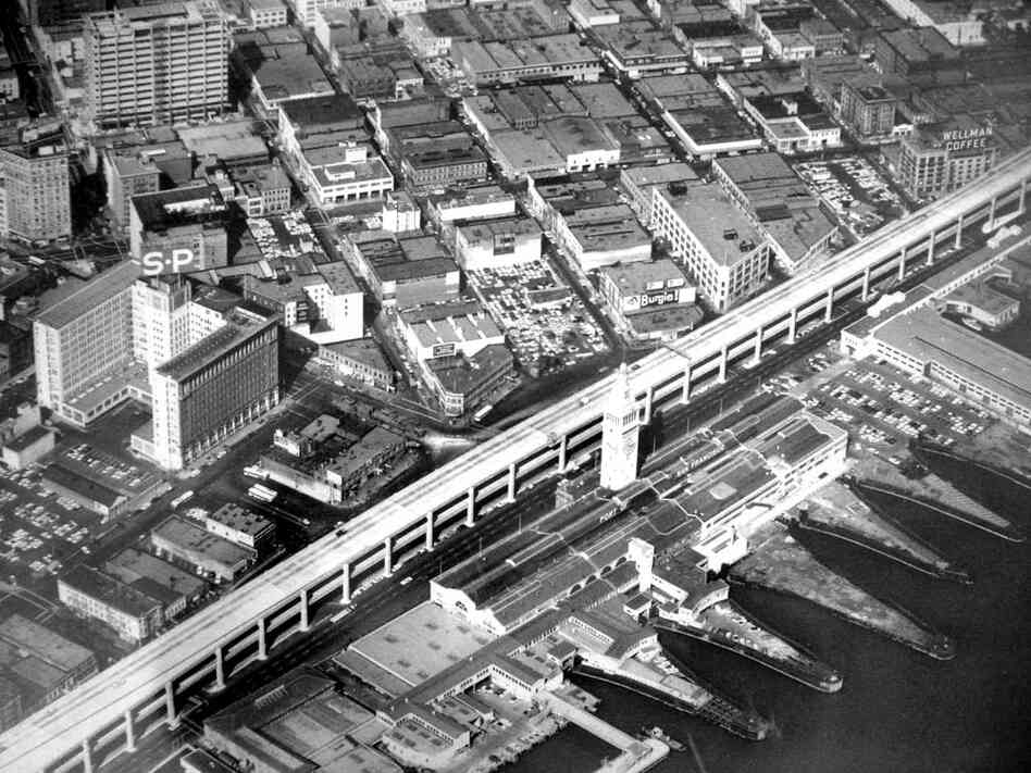 The Embarcadero Freeway, circa 1960, as it once existed along San Francisco's waterfront. The Embarcadero Freeway, circa 1960, as it once existed along San Francisco's waterfront.