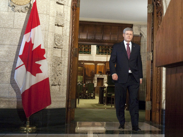 Canadian Prime Minister Stephen Harper arrives for a news after the fall of his government, Ottawa, Canada, March 25, 2011.