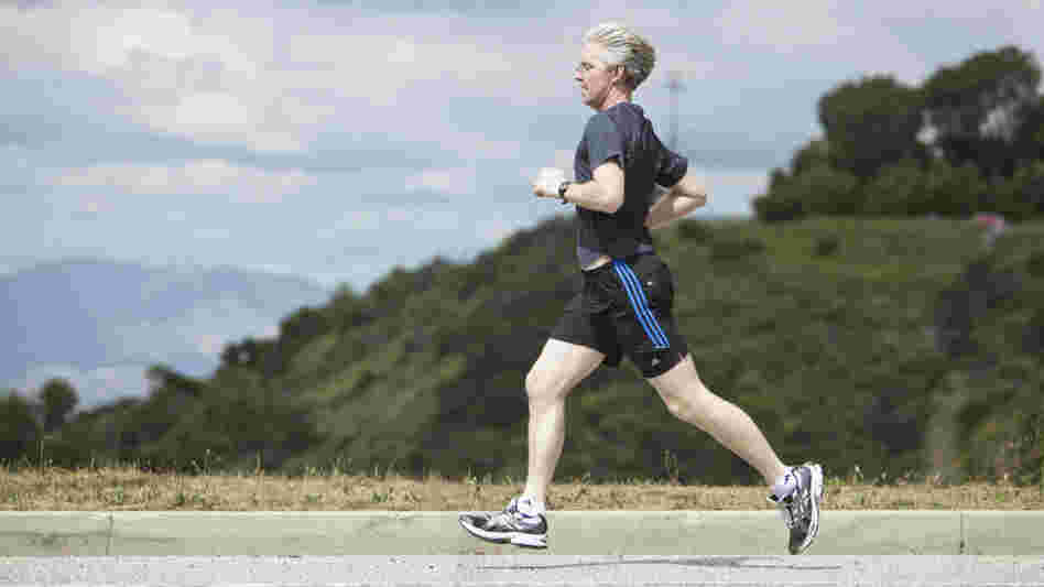 Paul Rider runs on Mulholland Drive in Los Angeles, March 25, 2011. Researchers say a moderate running regimen is actually beneficial for the joints of people with healthy knees. Paul Rider runs on Mulholland Drive in Los Angeles, March 25, 2011. Researchers say a moderate running regimen is actually beneficial for the joints of people with healthy knees.