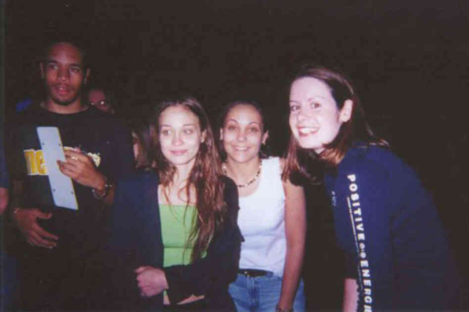 "I met Fiona Apple on April 20, 2000, in Atlanta. Best. Day. Ever." 