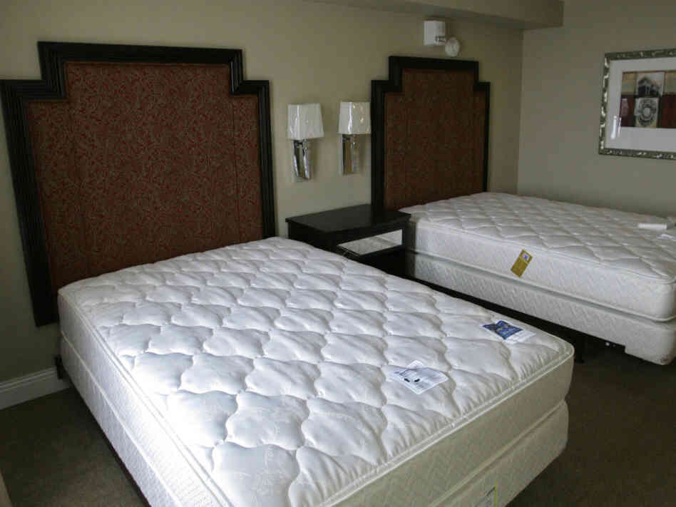 Revenue for online hotel bookings continues to grow for companies like Expedia, Priceline and Orbitz.