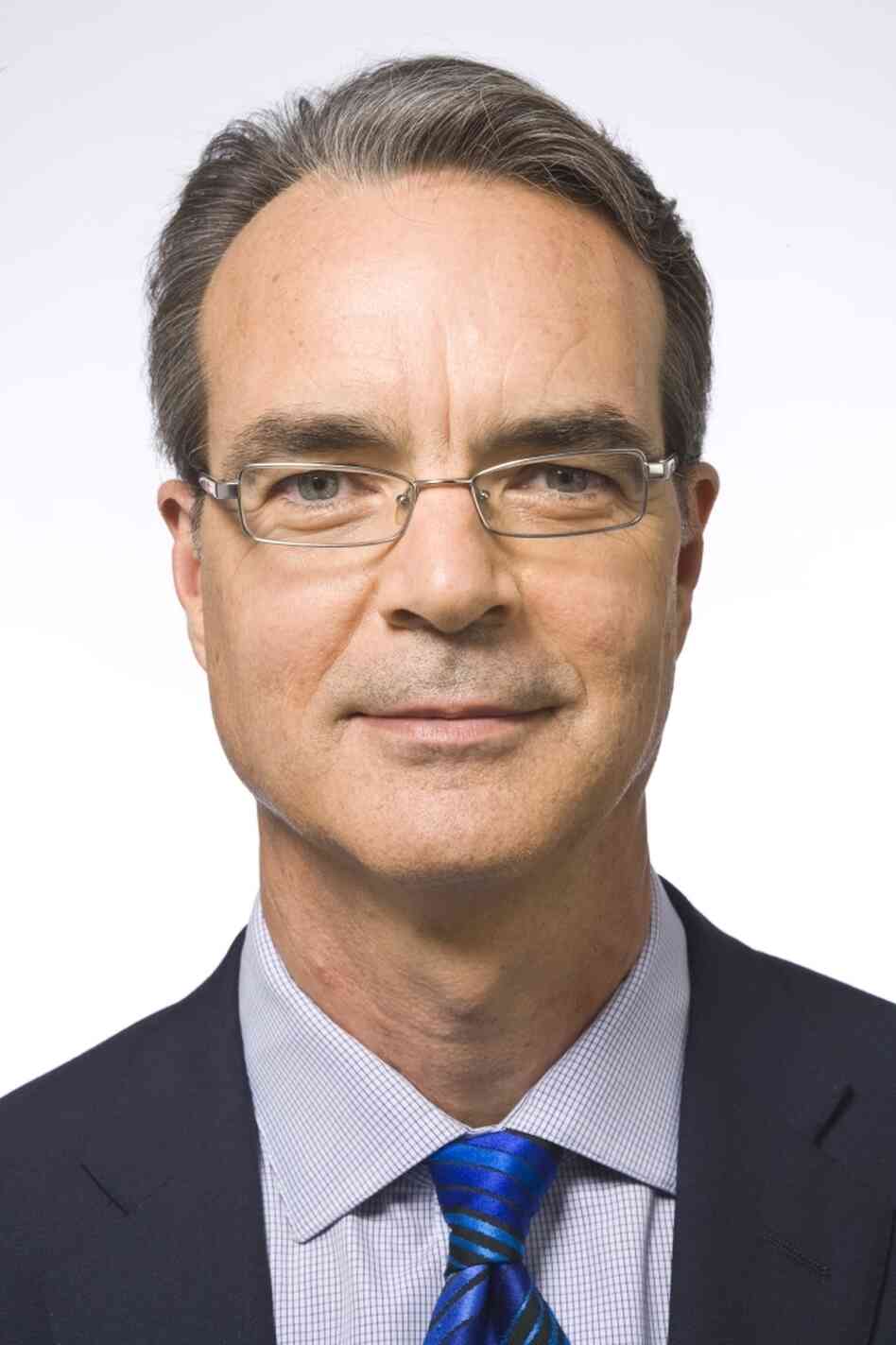 James B. Stewart is the author of Den of Thieves, an investigation into insider trading on Wall Street in the 1980s. He is a former senior editor at the Wall Street Journal and lives in New York. James B. Stewart is the author of Den of Thieves, an investigation into insider trading on Wall Street in the 1980s. He is a former senior editor at the Wall Street Journal and lives in New York.