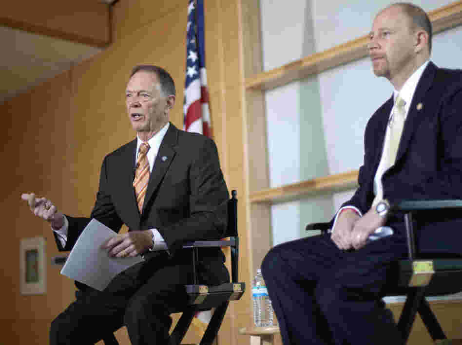 FAA Administrator Randy Babbitt (left) and National Air Traffic Controllers Association President Paul Rinaldi met with Atlanta-based air traffic controllers Monday to discuss new rules governing schedules in the hopes of reducing incidents of sleeping on the job.
