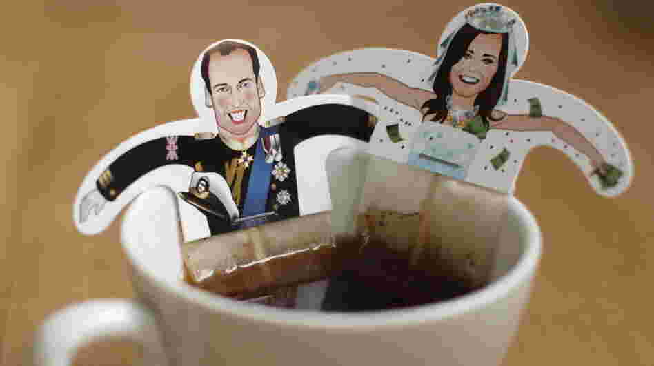The Hamburg firm Donkey Products is making these William and Kate teabags.