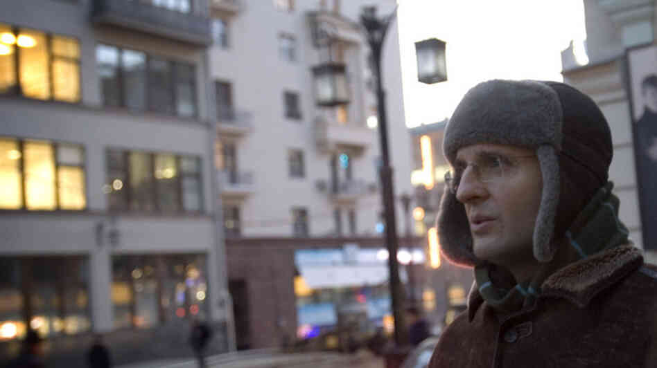 To Russia With Kvetching: Everybody Loves Raymond creator Phil Rosenthal faced a bevy of cultural obstacles — including a live audience barred from laughing — when he tried to adapt his show's brand of middle-class humor for Russian television. To Russia With Kvetching: Everybody Loves Raymond creator Phil Rosenthal faced a bevy of cultural obstacles — including a live audience barred from laughing — when he tried to adapt his show's brand of middle-class humor for Russian television.