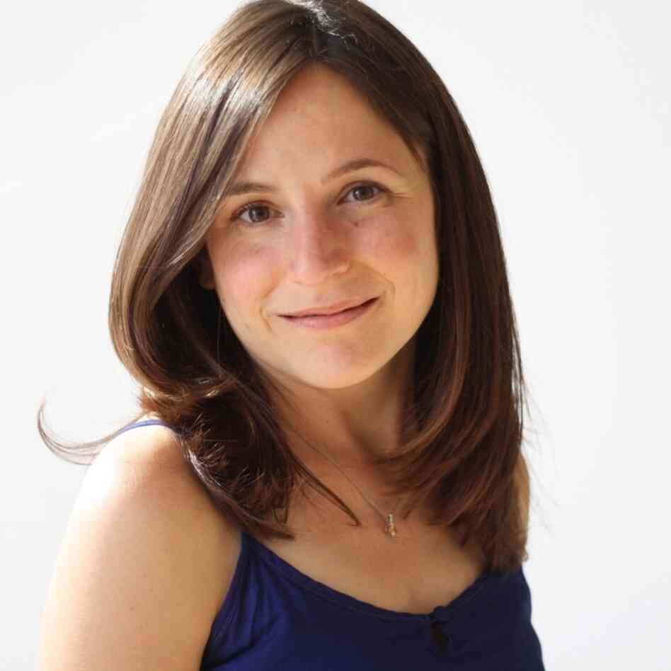 Karen Russell is the author of the book Swamplandia! Karen Russell is the author of the book Swamplandia!