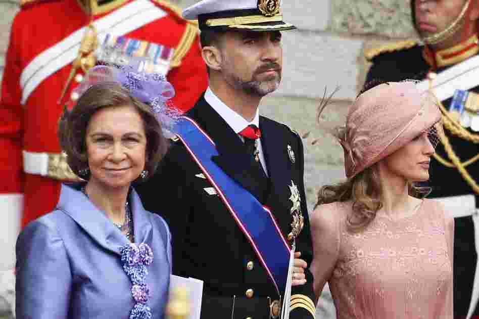 Spain's Queen Sofia (from left), Prince Felipe and Princess Letizia depart for the procession to Buckingham Palace. 