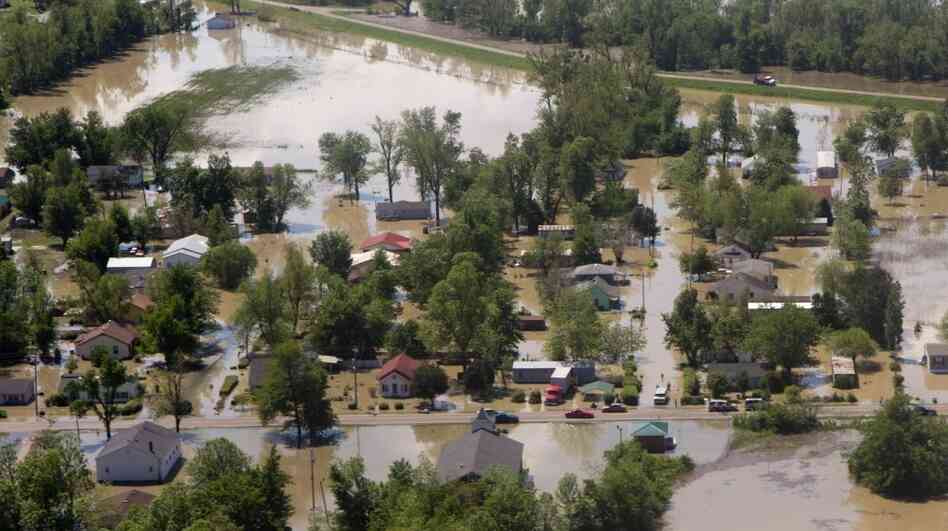 Flooding has already hit places such as downtown Tiptonville, Tenn., as the Mississippi River is expected to rise to its highest levels since the 1920s in parts of some states.