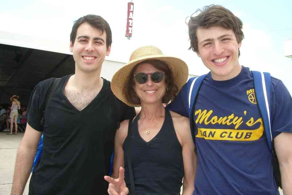 L-R: Alex Roseman, Shelley Sackett and James Roseman of North Boston, Mass.