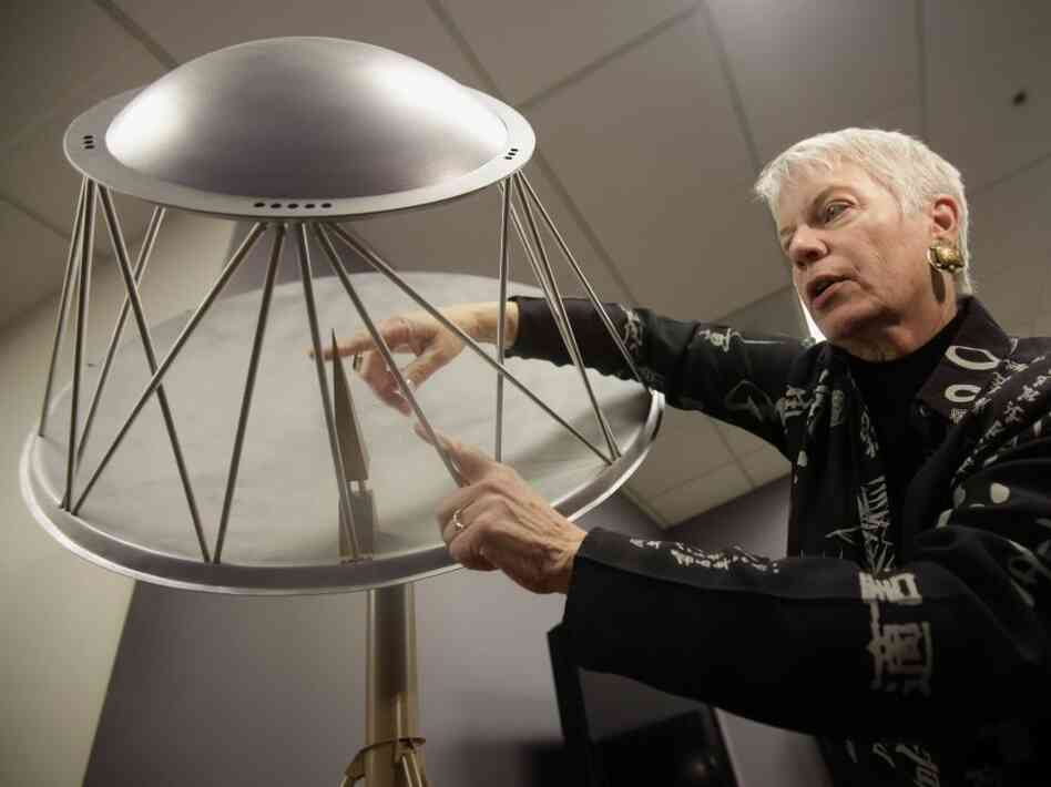 Jill Tarter, director of the Center for SETI Research in Mountain View, Calif., describes a model telescope in April. Jill Tarter, director of the Center for SETI Research in Mountain View, Calif., describes a model telescope in April.