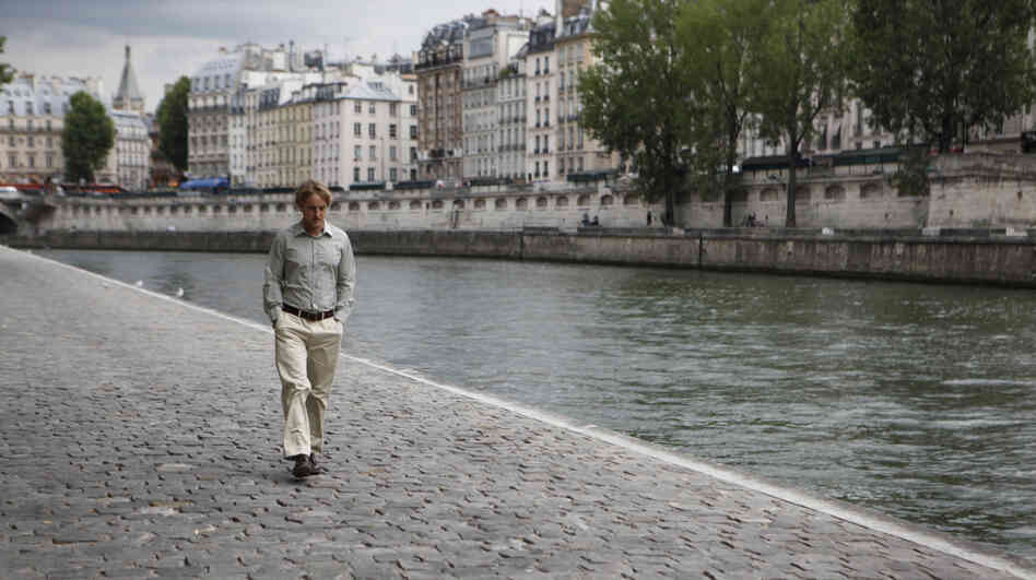 Owen Wilson plays Gil, a Hollywood screenwriter on vacation in Paris who wishes he could escape back to the 1920s. David Edelstein says his performance is one of the finest by a lead in a Woody Allen film — and rivals many of Allen's performances, too.