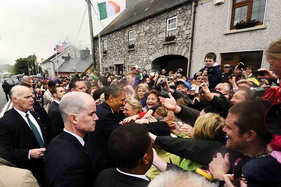 Obama greets residents in Moneygall, the village of his great-great-great grandfather Falmouth Kearney. 