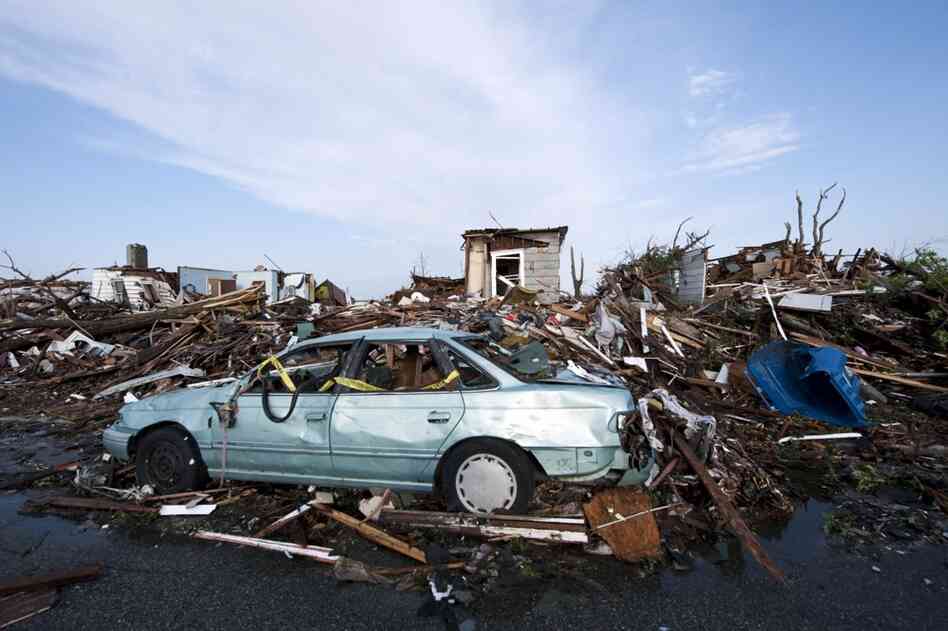 The tornado killed more than 100 people and caused extensive damage. 