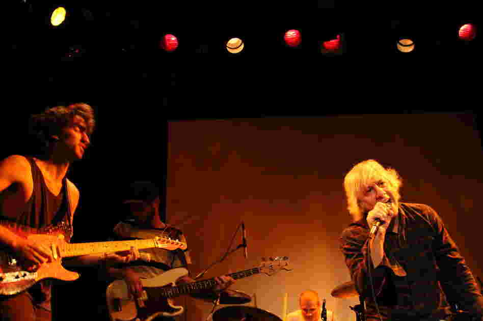 Delicate Steve play the Minutemen, with the help of Sonic Youth's Lee Ranaldo. 