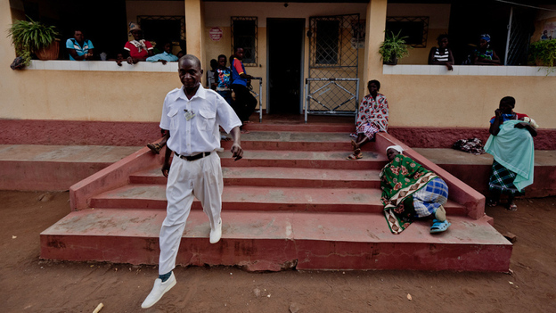 Asseado Torcida is a health technician who oversees the clinic in Marara, Mozambique. Torcida used to struggle to keep up with the needs of HIV-positive patients, but says that his workload has been dramatically reduced thanks to patient groups.