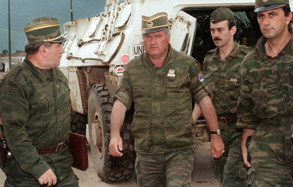 Gen. Ratko Mladic (center), commander of the Serbian forces in Bosnia, arrives at Sarajevo's airport Aug. 10, 1993.