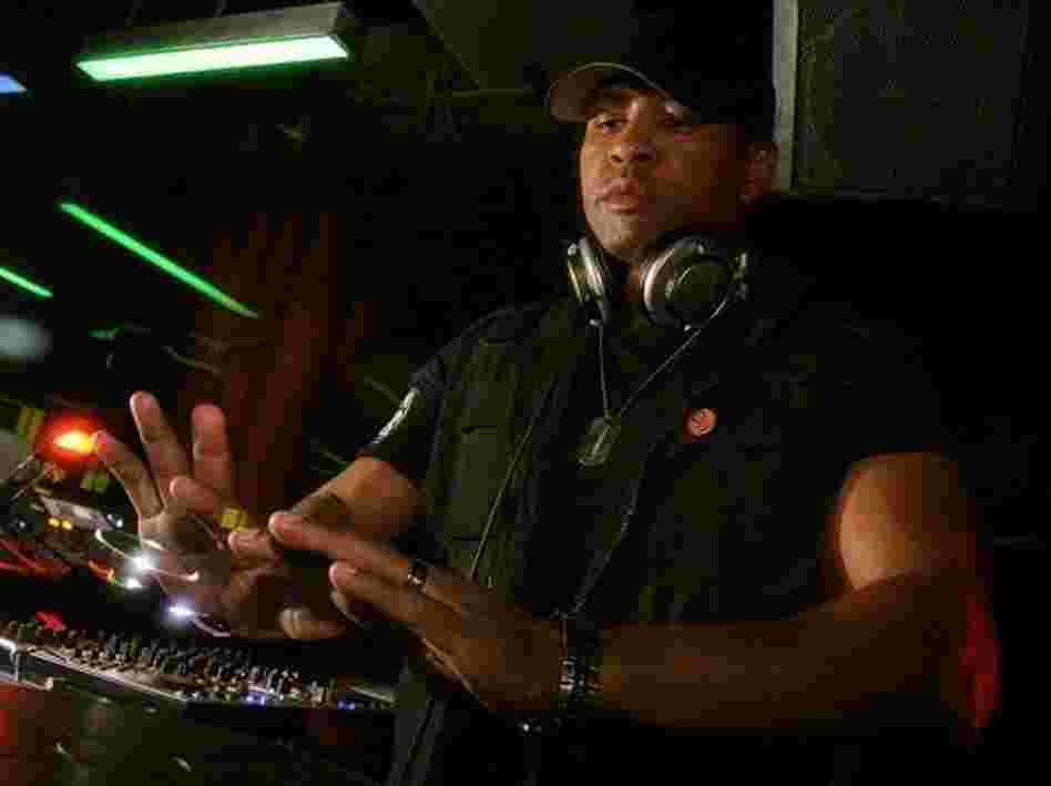 Mark Flash on the decks.
