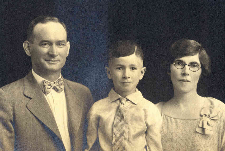 Fitter families contest "winners" at the Kansas Free Fair, 1927.