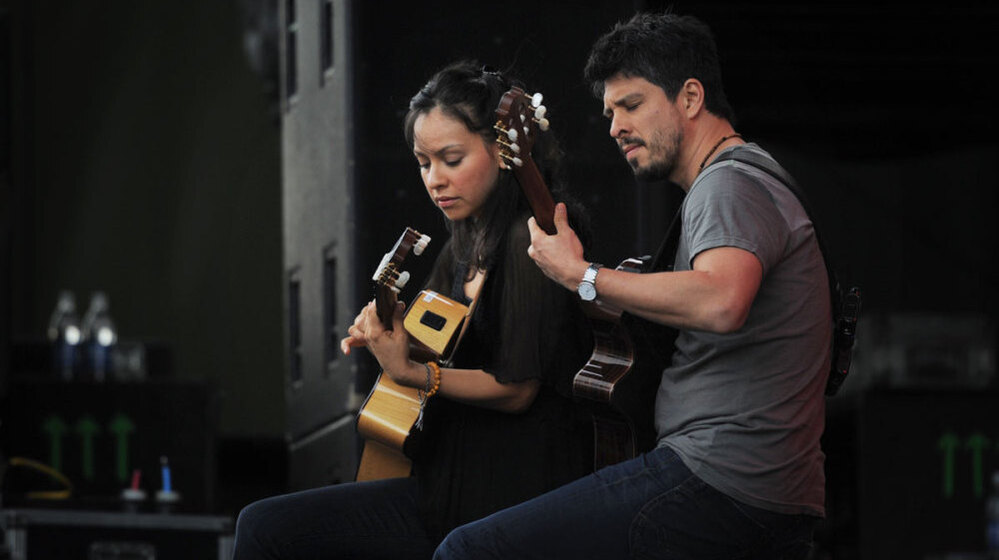 Rodrigo y Gabriela performs at the 2011 Sasquatch Music Festival.