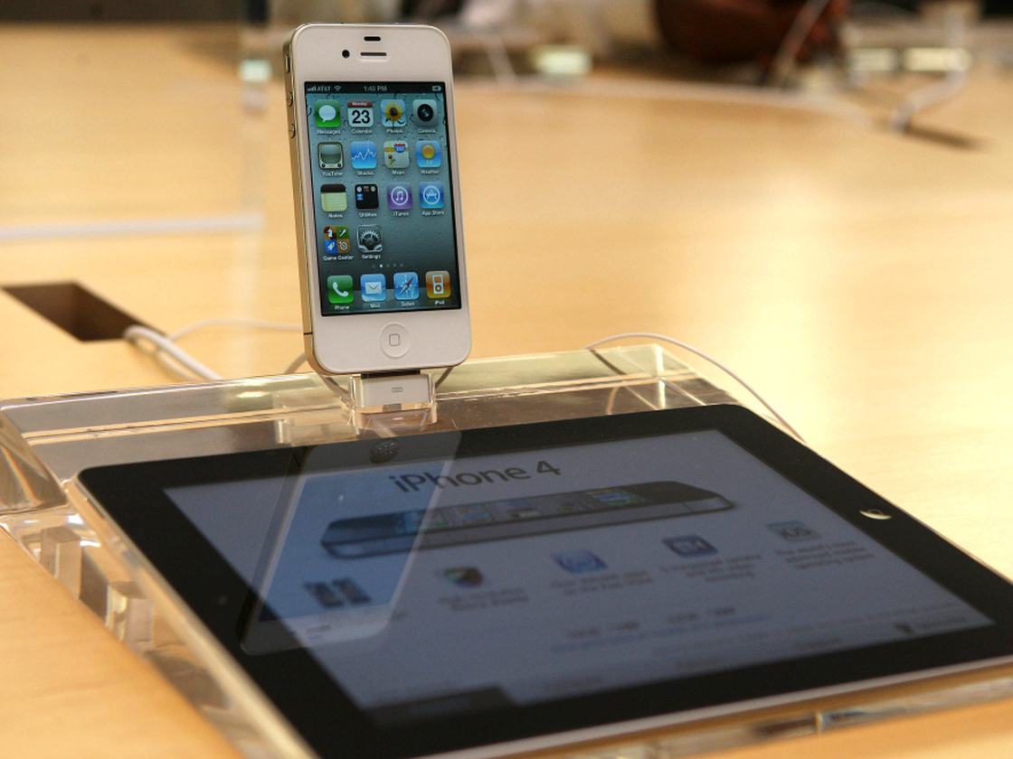 Thanks to its gains in the computer and mobile device markets, Apple's products are more attractive to hackers, says columnist Rich Jaroslovsky.