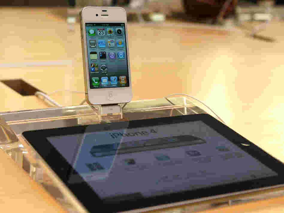 Thanks to its gains in the computer and mobile device markets, Apple's products are more attractive to hackers, says columnist Rich Jaroslovsky.