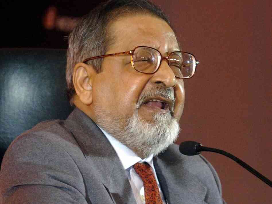 Nobel Laureate V.S. Naipaul speaks in New Delhi, India in 2005. The famed writer recently told The Guardian he did not think that any woman writer could be his literary match.