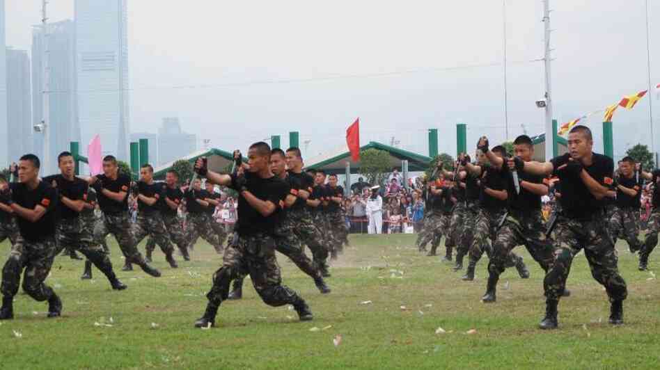 Stonecutters Island army base in Hong Kong opens to the public once a year as a goodwill gesture. Displays include kung fu demonstrations and shows of knife-fighting skills. Stonecutters Island army base in Hong Kong opens to the public once a year as a goodwill gesture. Displays include kung fu demonstrations and shows of knife-fighting skills.