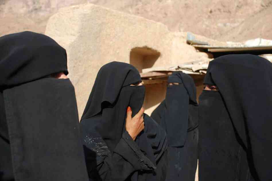 Women in Yemen.
