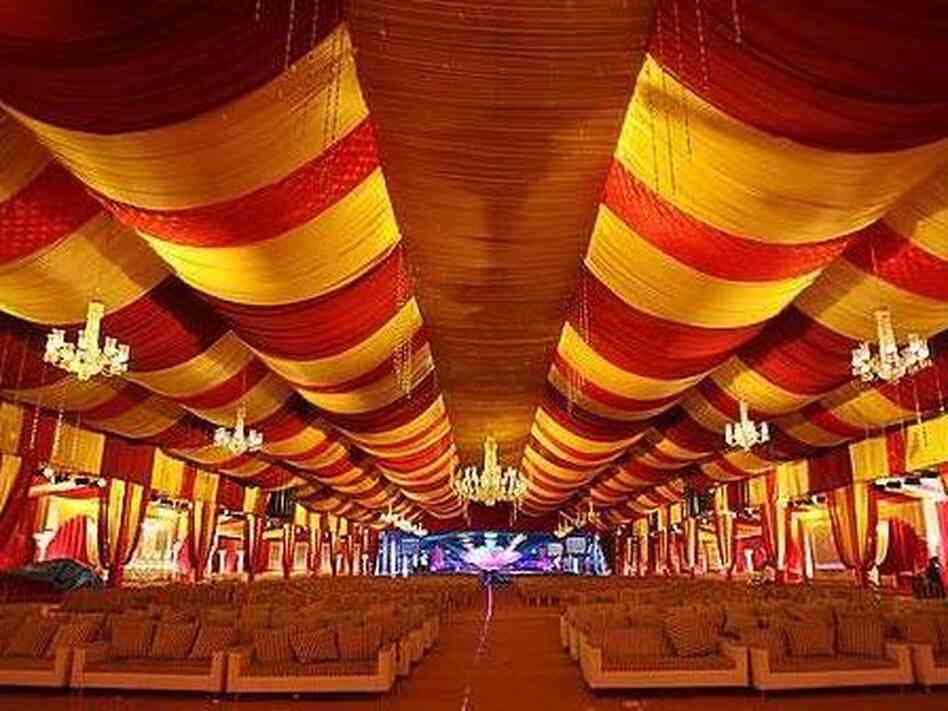 Hosting 15,000 guests, this wedding for Real Estate tycoon S. Ravinder's two sons is considered among the most expensive in South India.