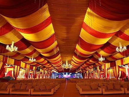 Hosting 15,000 guests, this wedding for Real Estate tycoon S. Ravinder's two sons is considered among the most expensive in South India.