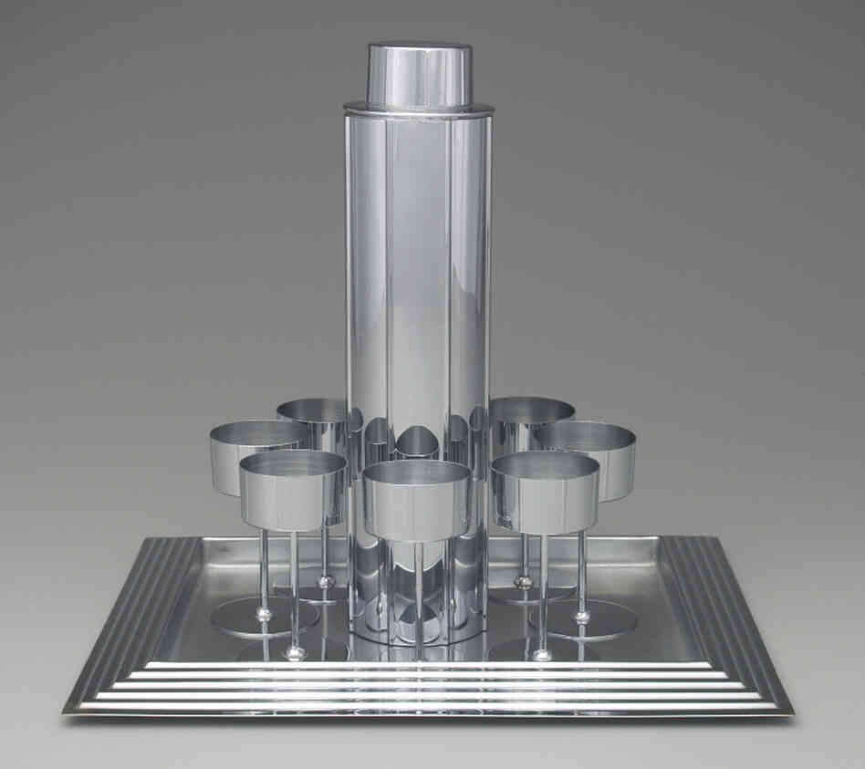 Norman Bel Geddes' 1934 "Manhattan Cocktail Service" evokes a tall, city skyscraper.