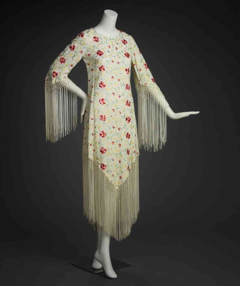 Dress, ca. 1970, by Adolfo SardinaSilk, crepe yarn, satin weave, machine embroidered, knotted fringe
