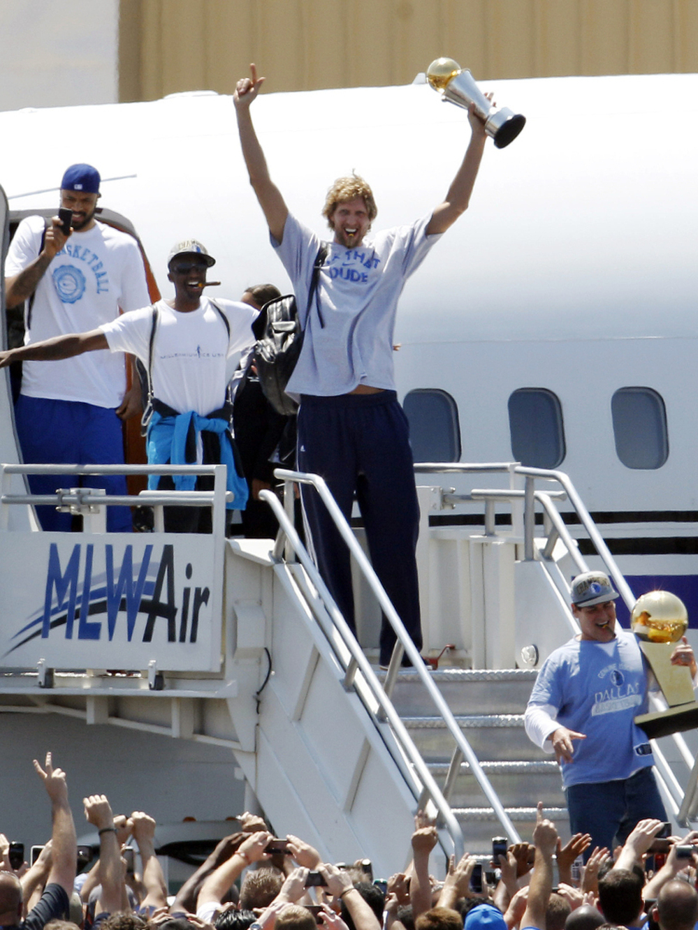 Honorary Ohioans aka the NBA champion Dallas Mavericks.
