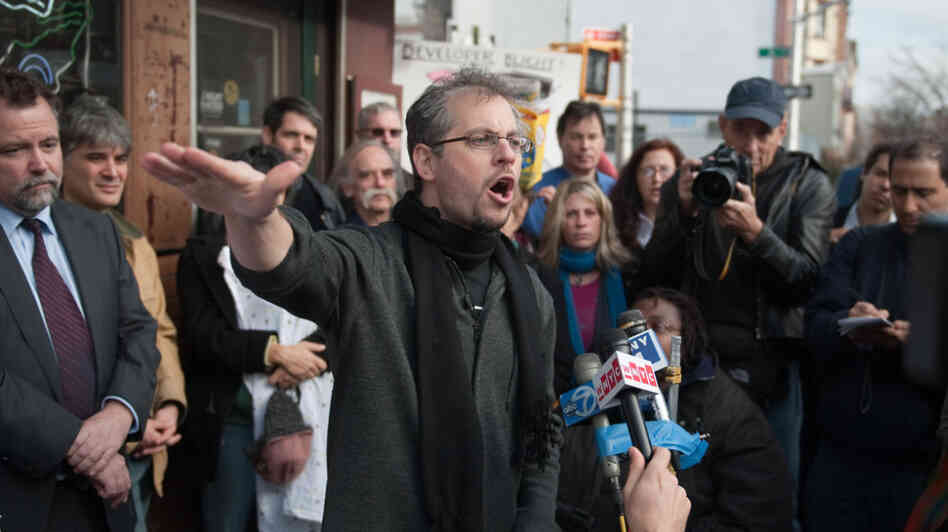 Stomp The Yards: Graphic designer Daniel Goldstein turned neighborhood rabble-rouser to take on Brooklyn's proposed Atlantic Yards project, which would have demolished his condo to make room for 16 skyscrapers and a new basketball arena. Stomp The Yards: Graphic designer Daniel Goldstein turned neighborhood rabble-rouser to take on Brooklyn's proposed Atlantic Yards project, which would have demolished his condo to make room for 16 skyscrapers and a new basketball arena.
