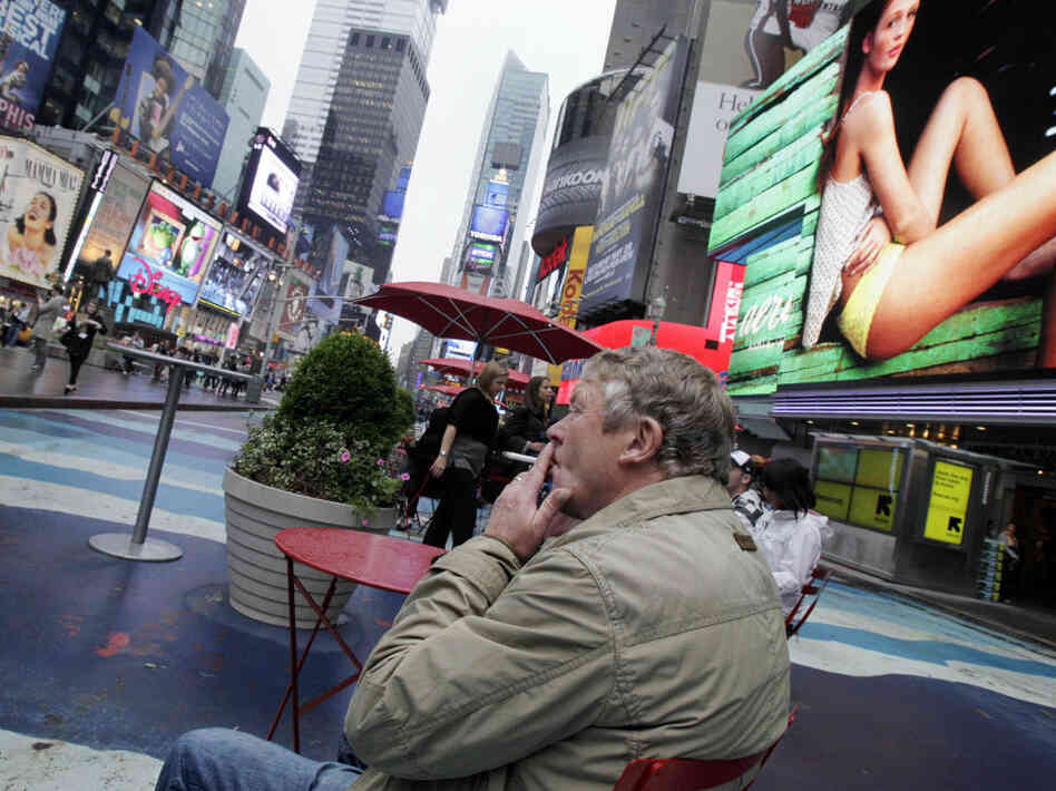 Smoking and high rates of obesity in the U.S. are holding down gains in life expectancies, a new analysis finds.