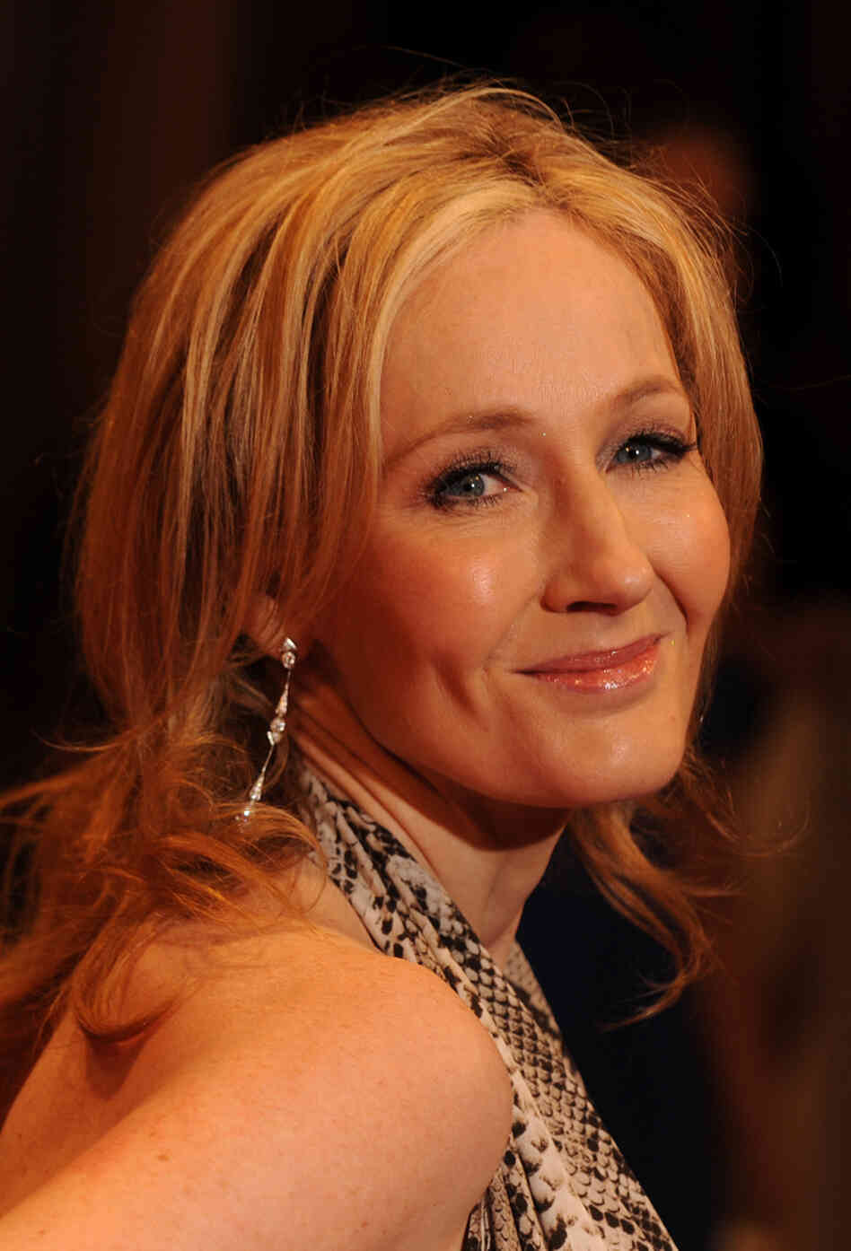 British author JK Rowling has her fans atwitter with the announcement of an upcoming project.
