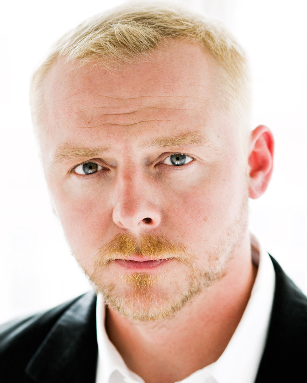 Simon Pegg is an actor, comedian, writer, director and producer. Nerd Do Well is his first book.