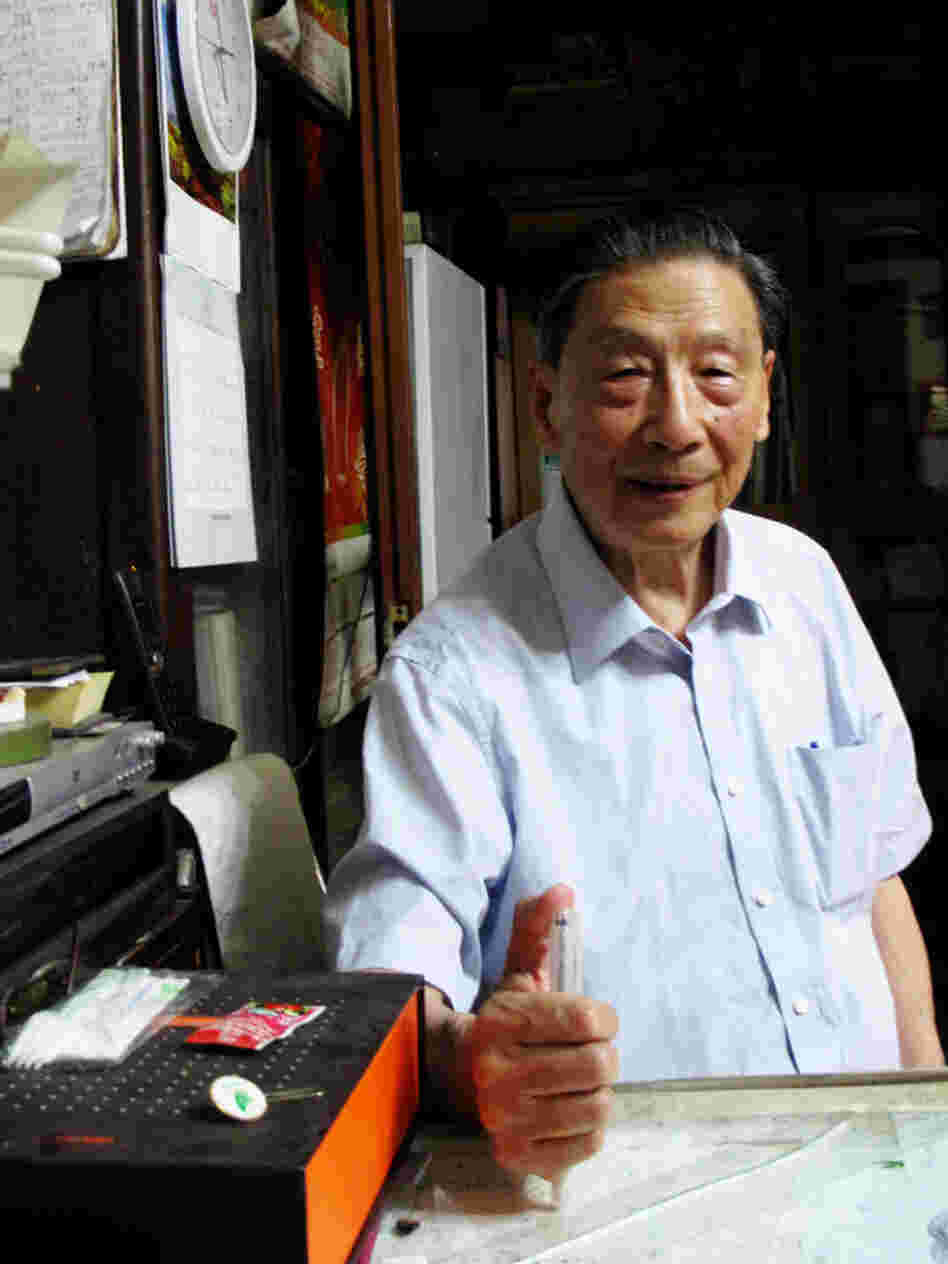 Reformist Mao Yushi, 82, has caused a storm with  his latest essay criticizing Chairman Mao.  But he would  welcome a court  hearing. "It wouldn't be me on trial, it would be Chairman Mao  on  trial," he says.