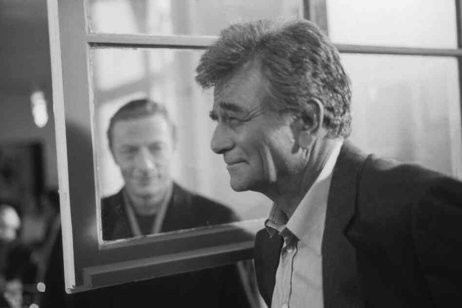 Wings of Desire  was one of Falk's last prominent film roles. He played a former angel living on Earth. 