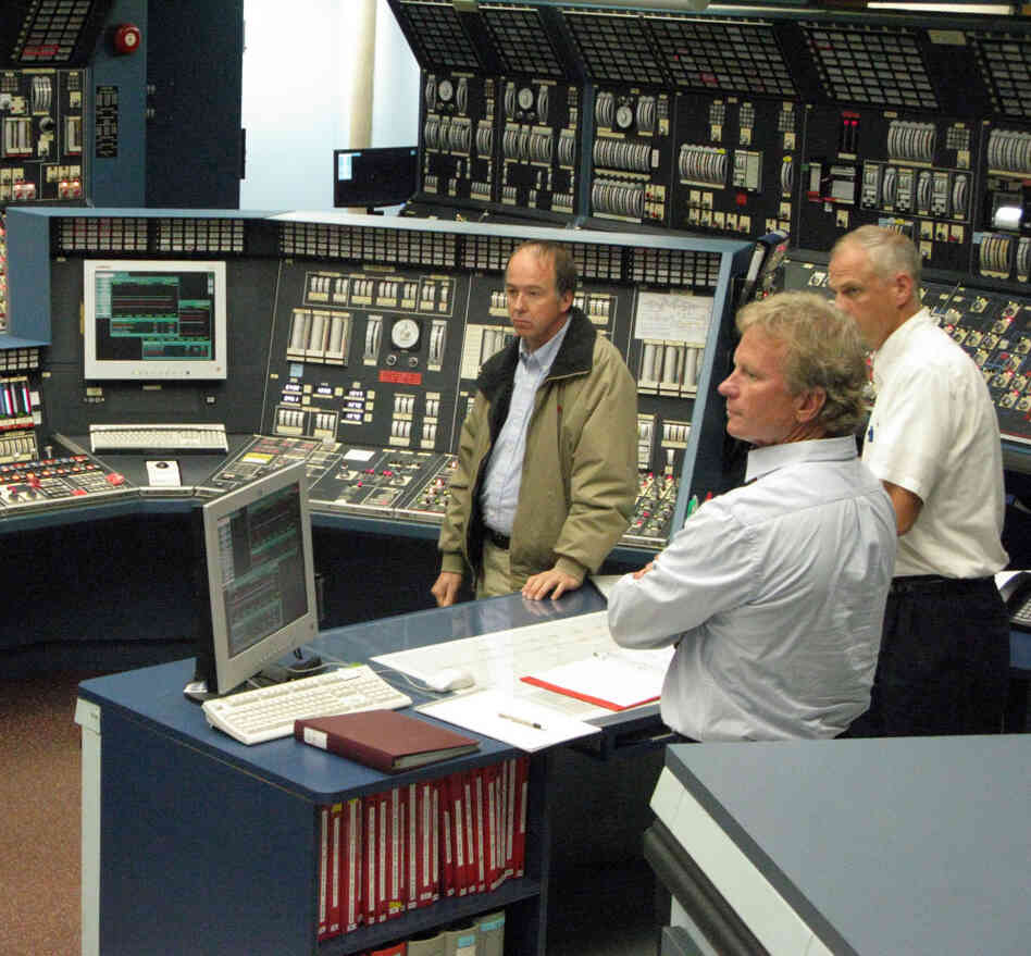 Engineers at the Grand Gulf Nuclear Generating Station in Mississippi practice disaster and emergency situations in a mock-up control room. Every nuclear plant in the U.S. has control room simulators that are nearly exact replicas of the real facilities.