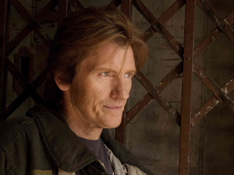 Denis Leary returns for a seventh season of Rescue Me.  The season premiere airs Wednesday at 10 p.m. ET on FX.