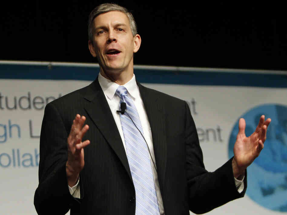 Secretary of Education Arne Duncan delivers his closing address at the Education Summit  in Denver on Feb. 16, 2011.