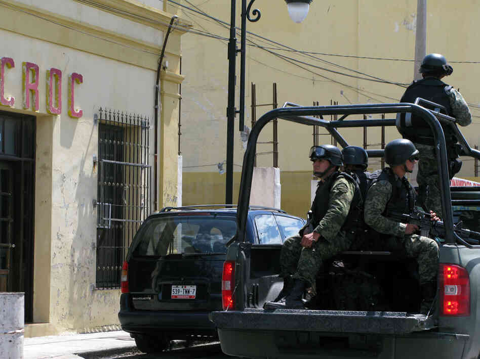 Mexican soldiers have taken control of the police department in downtown Matamoros, in the border state of Tamaulipas.