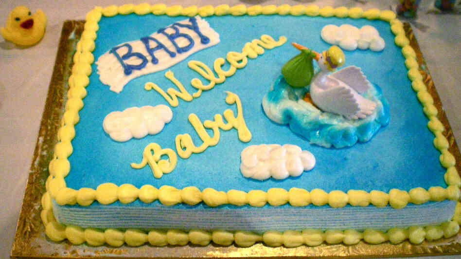 A cake for Lateefah's nameless and gender-unknown baby A cake for Lateefah's nameless and gender-unknown baby