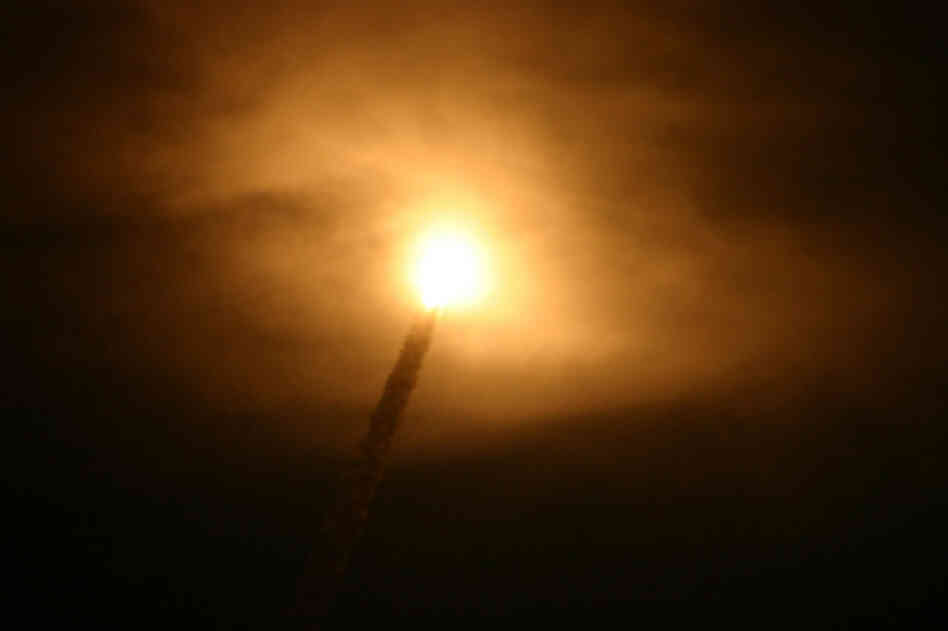 STS-116, Discovery, Dec., 2006:"Visiting my dad in Merritt Island, where I also saw the very first launch and the first launch after the Challenger disaster. The shuttle seems to have been a big part of most of my adult life!  I always wanted to be an astronaut!" 