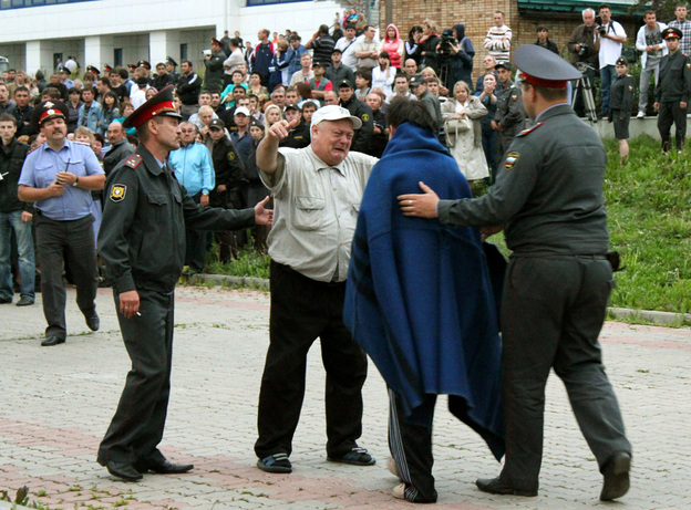 A handout photo provided Monday by Russia's Republic of Tatarstan Emergencies Ministry shows a relative on Sunday greeting a survivor of the Bulgaria cruise ship that sank on the Volga River east of Moscow.